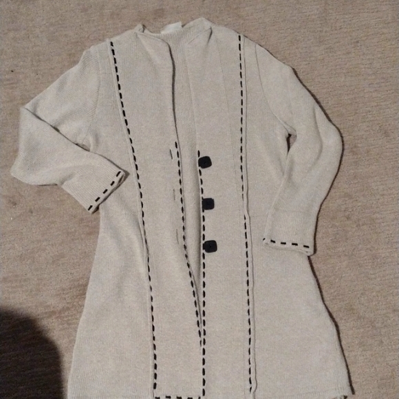 Sweater - Picture 1 of 3